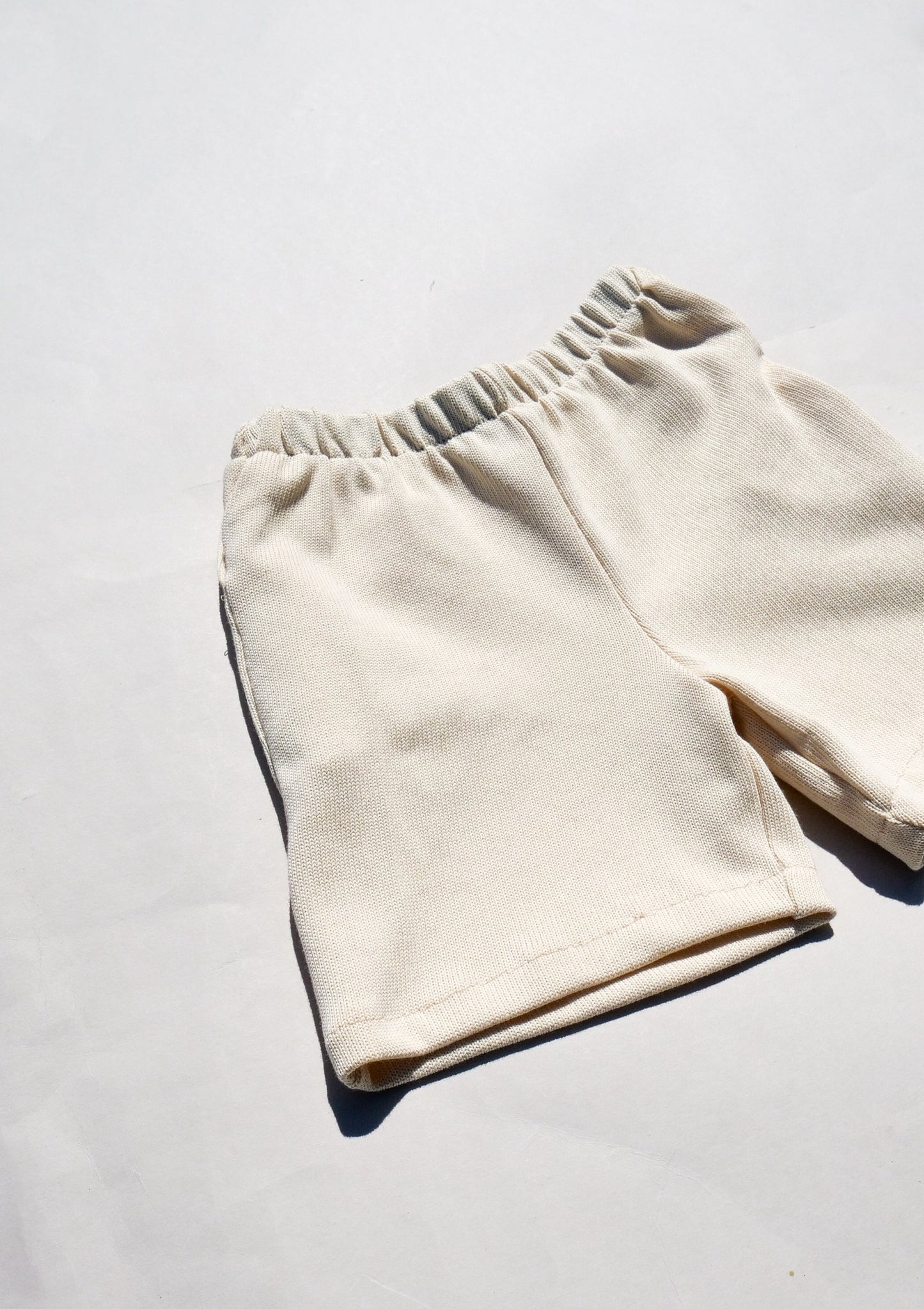 Long Shorts aus Feinstrick