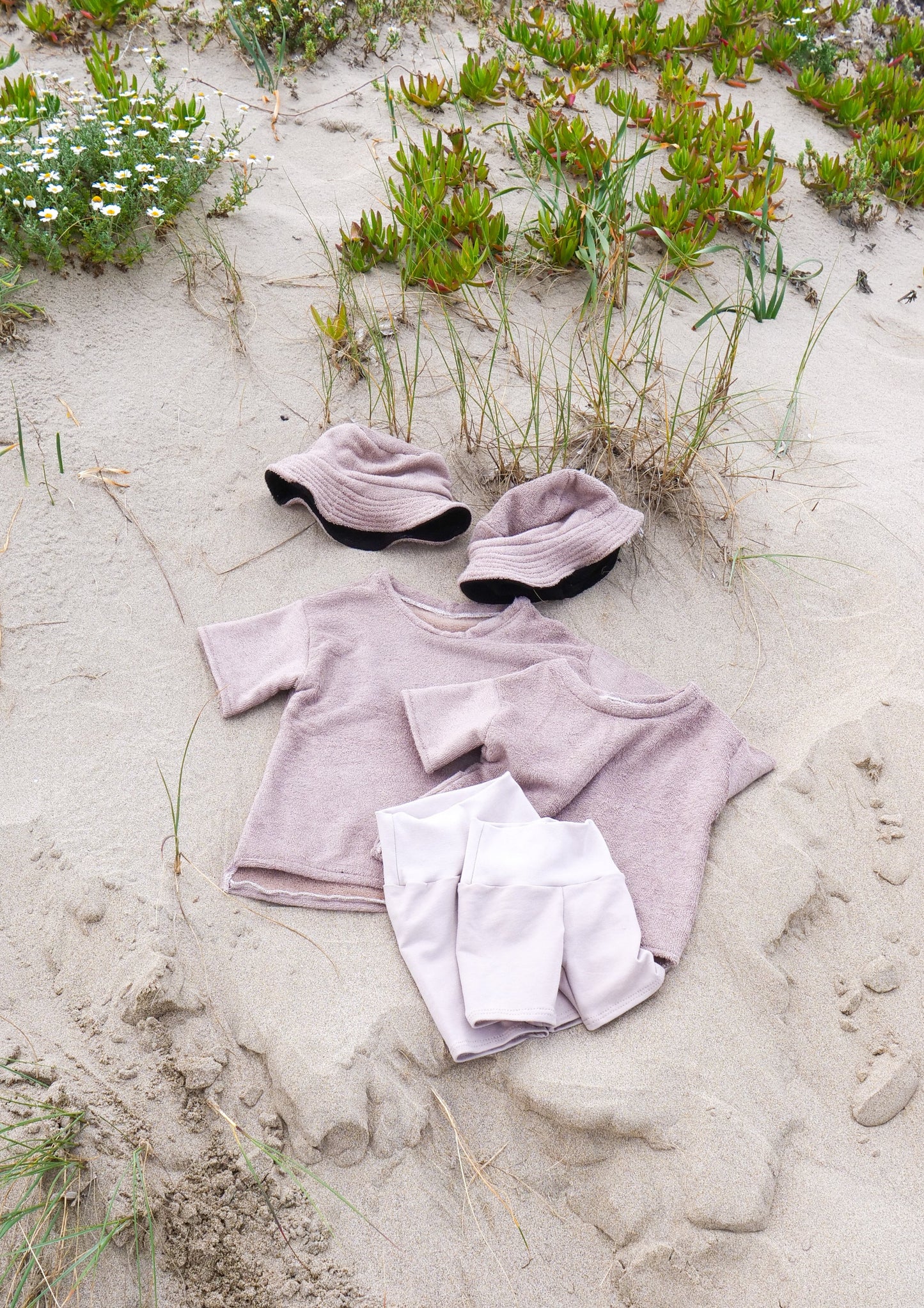 Set mit Bucket Hat, Frottee Long Shirt & Radlerhose French Terry