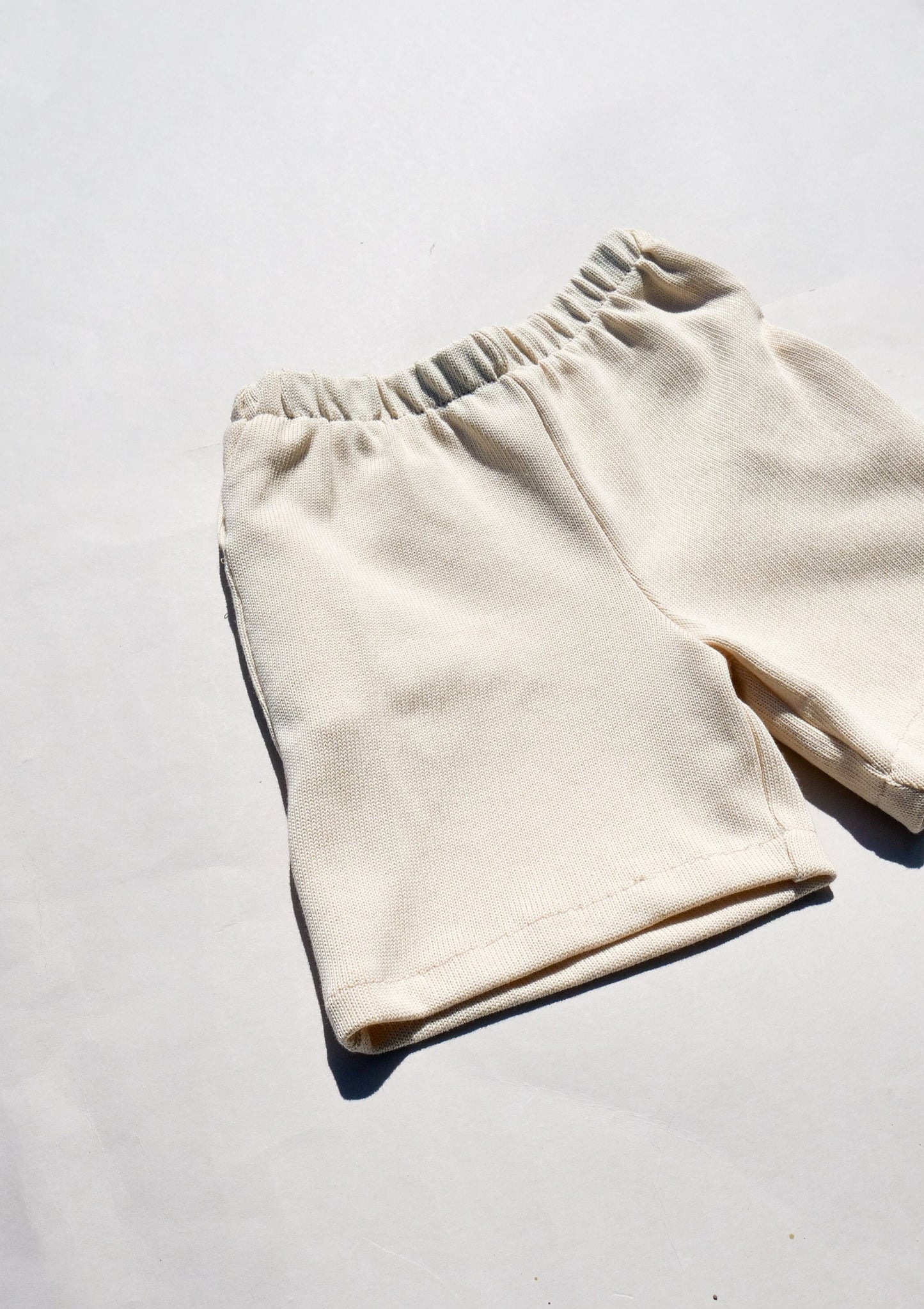 Long Shorts aus Feinstrick