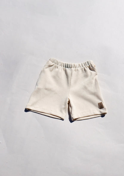 Long Shorts aus Feinstrick