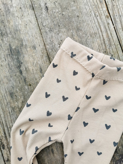 Leggings aus Rippstrick-Jersey mit Herz Print