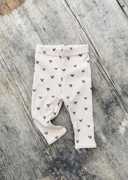 Leggings aus Rippstrick-Jersey mit Herz Print