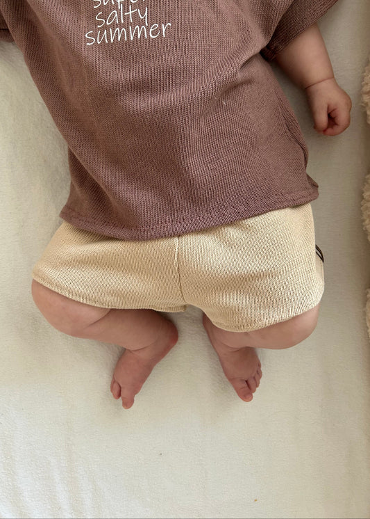 Kurze Shorts aus Feinstrick