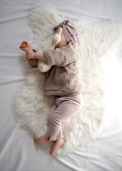 BELOVED Set Big - Grobstrick Oversized Pullover, Leggings aus Waffle-Knit & Turbanmütze mit Herzstickerei