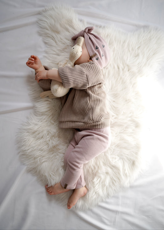 BELOVED Set Big - Grobstrick Oversized Pullover, Leggings aus Waffle-Knit & Turbanmütze mit Herzstickerei