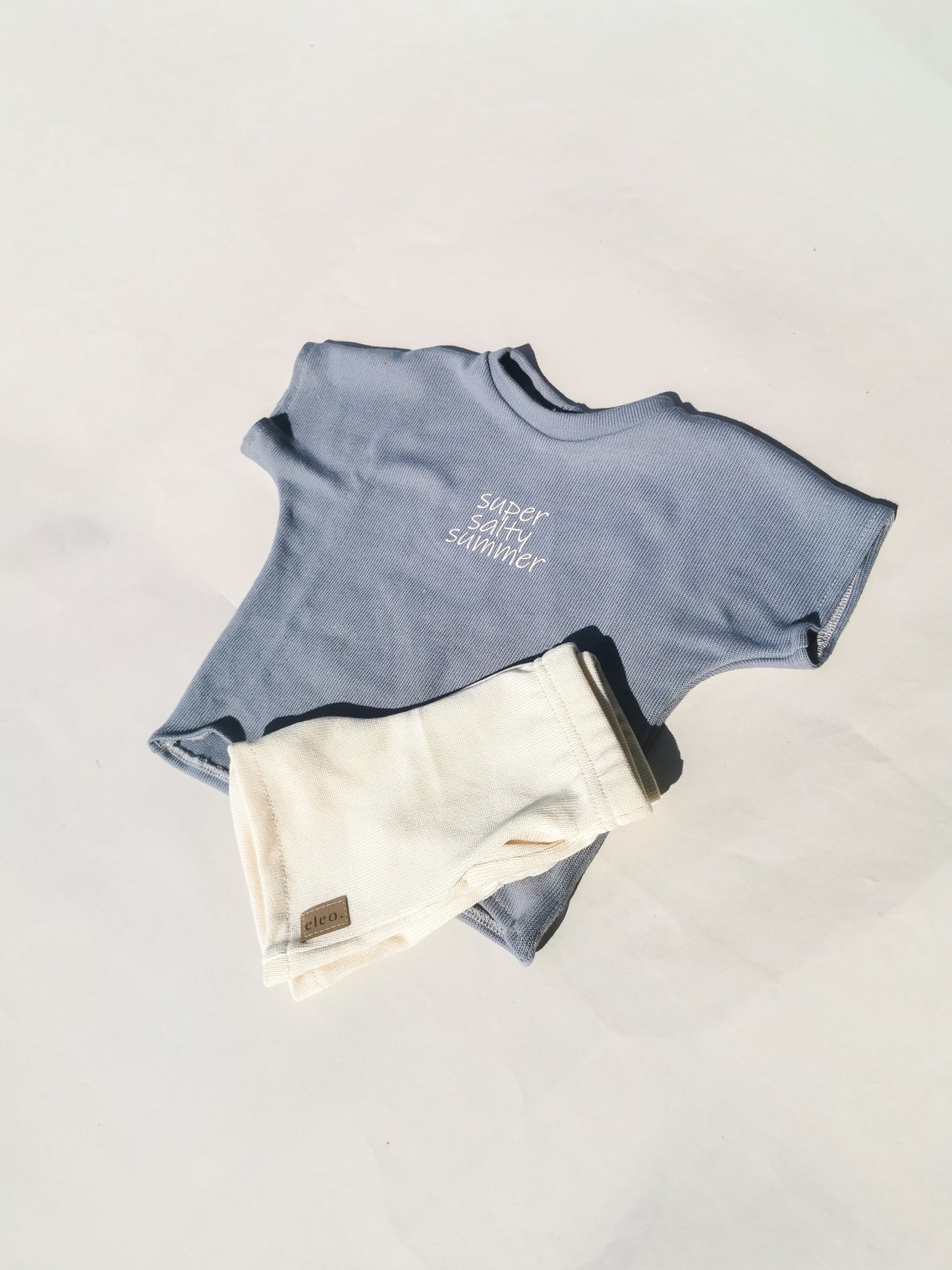 super salty summer Set Long Shorts & Oversized Shirt aus Feinstrick