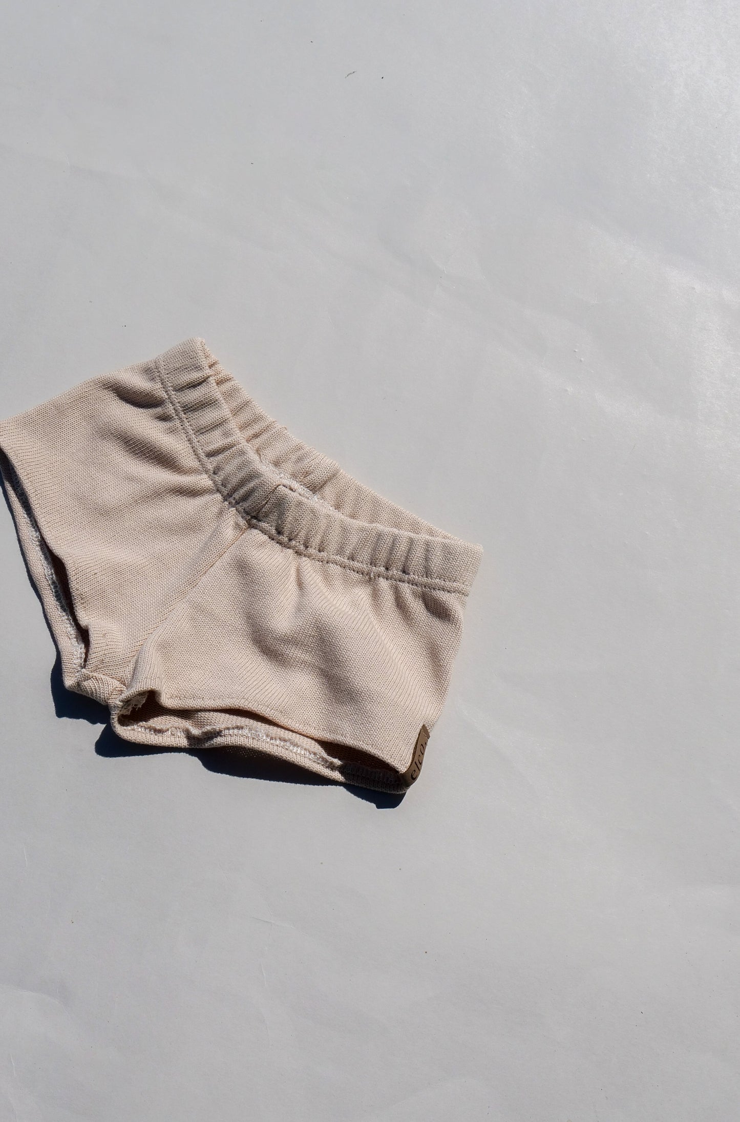 Kurze Shorts aus Feinstrick