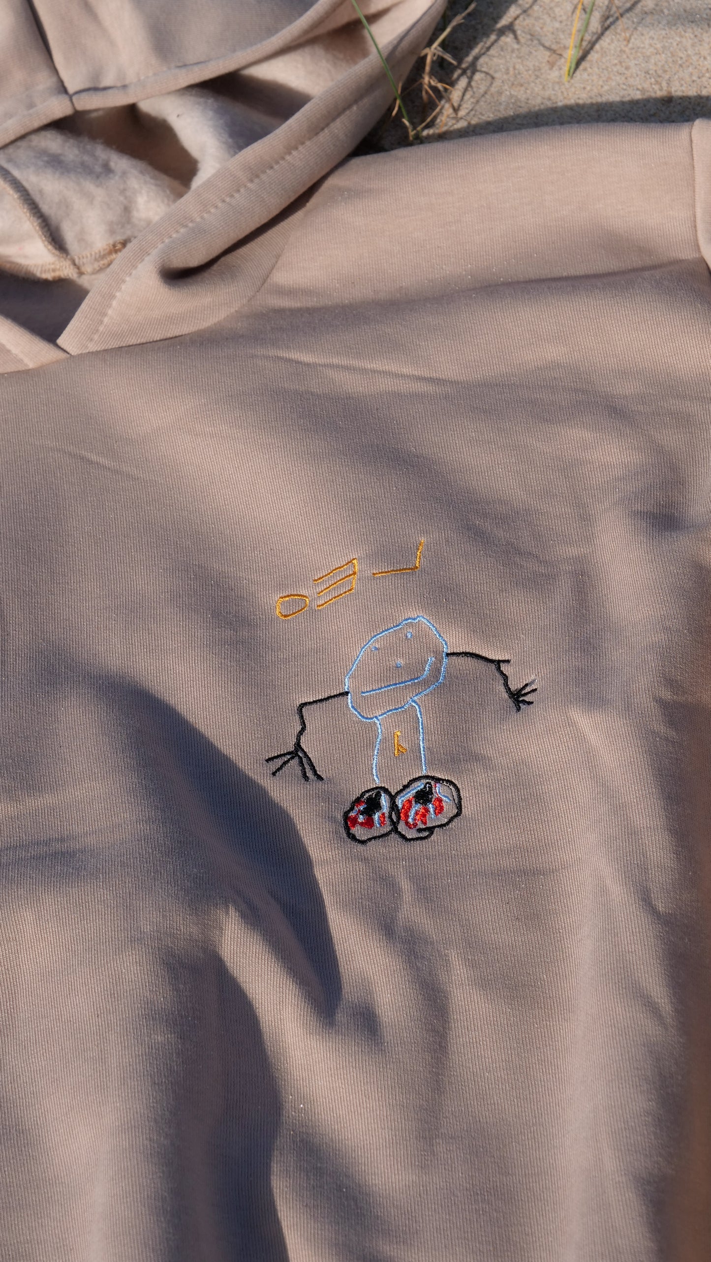 Personalisierter Hoodie für Damen mit Kinderzeichnung bestickt