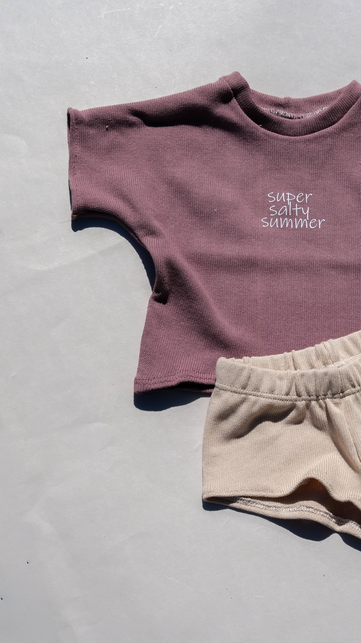 super salty summer Set Shorts & Oversized Shirt aus Feinstrick