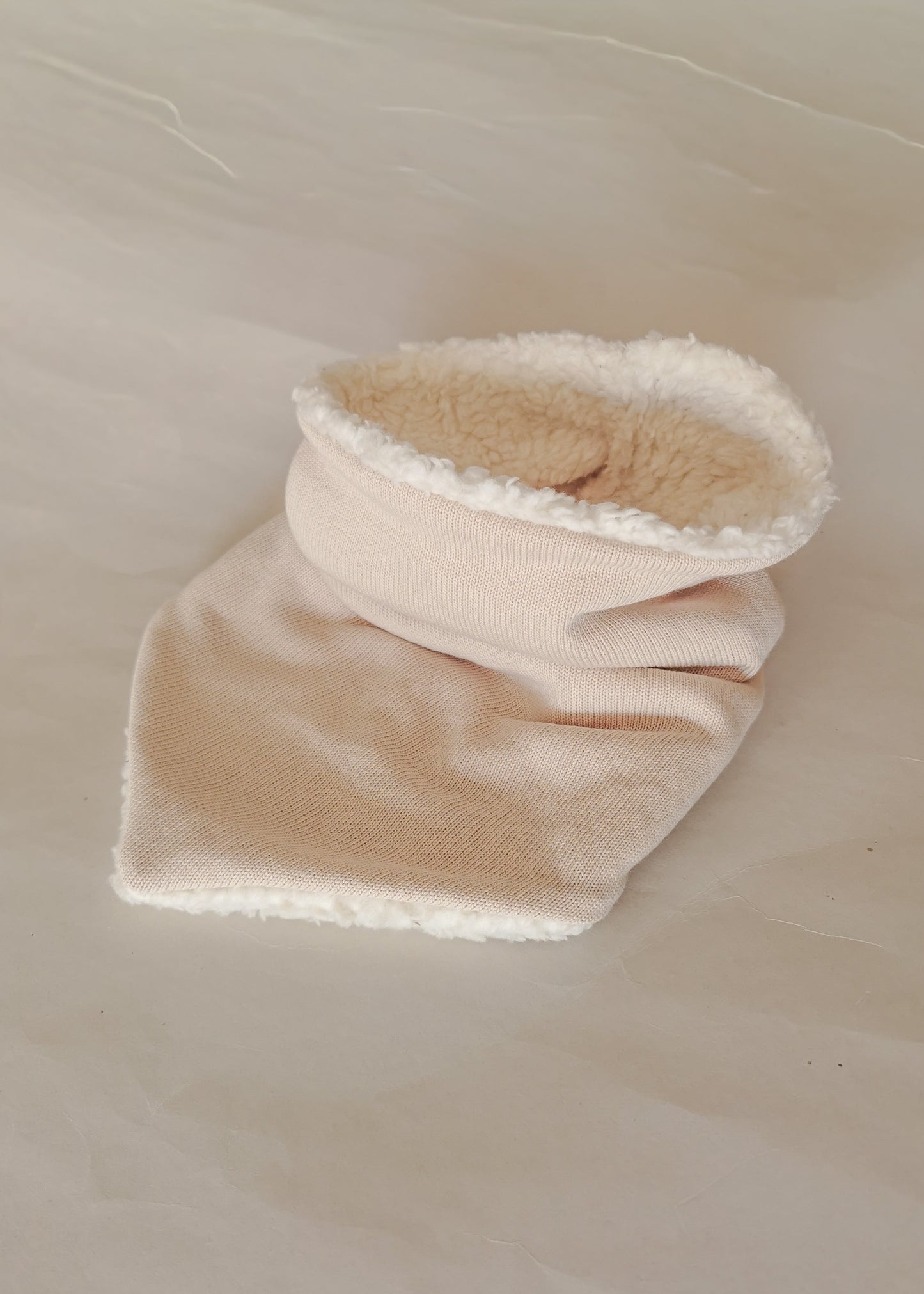 Feinstrick Dreiecks-Loopschal für Mama mit Teddyplüsch gefüttert