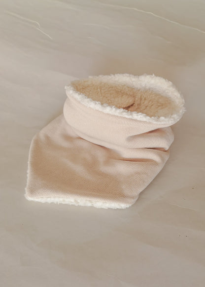 Feinstrick Dreiecks-Loopschal für Mama mit Teddyplüsch gefüttert