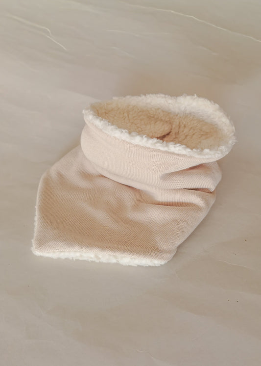 Feinstrick Dreiecks-Loopschal mit Teddyplüsch gefüttert