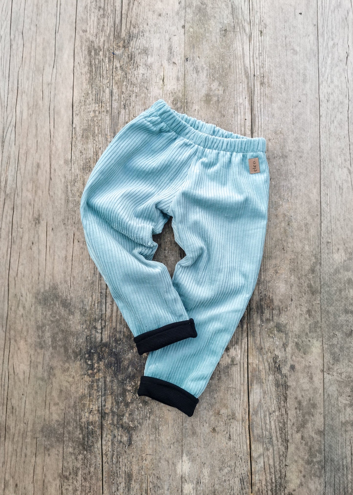 Cordhose leicht gefüttert mit Waffle-Knit Jersey
