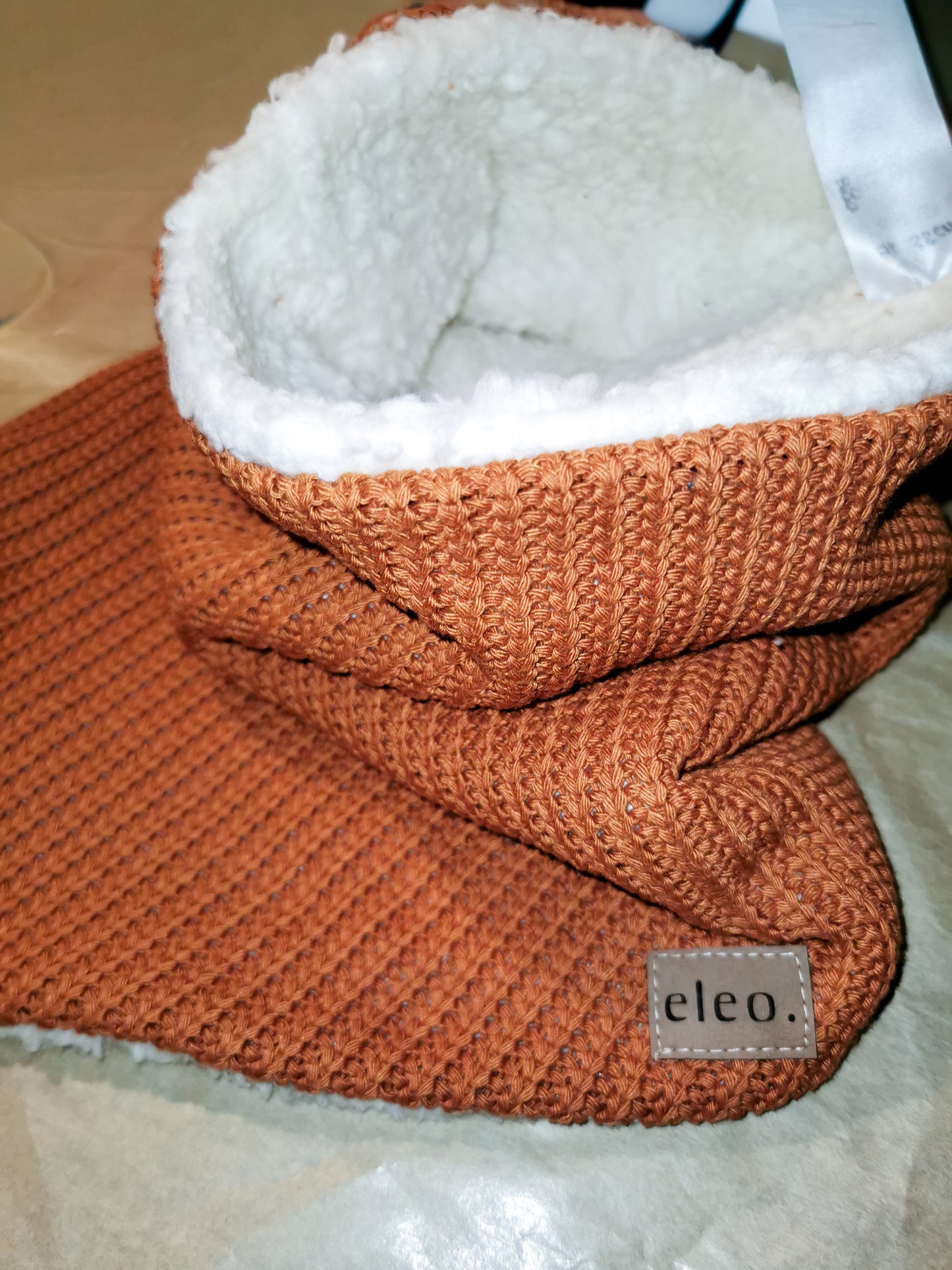 Grobstrick Dreiecks-Loopschal für Mama mit Teddyplüsch gefüttert