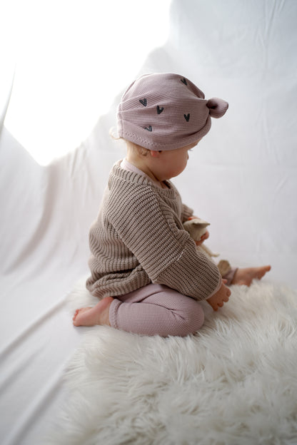 BELOVED Set Big - Grobstrick Oversized Pullover, Leggings aus Waffle-Knit & Turbanmütze mit Herzstickerei