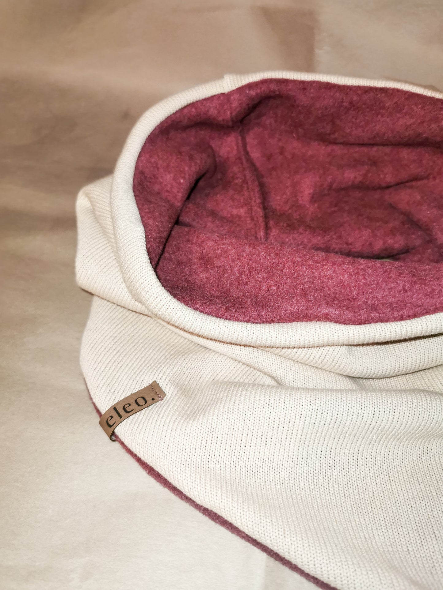 Feinstrick Dreiecks-Loopschal für Mama mit Bio-Baumwollfleece gefüttert