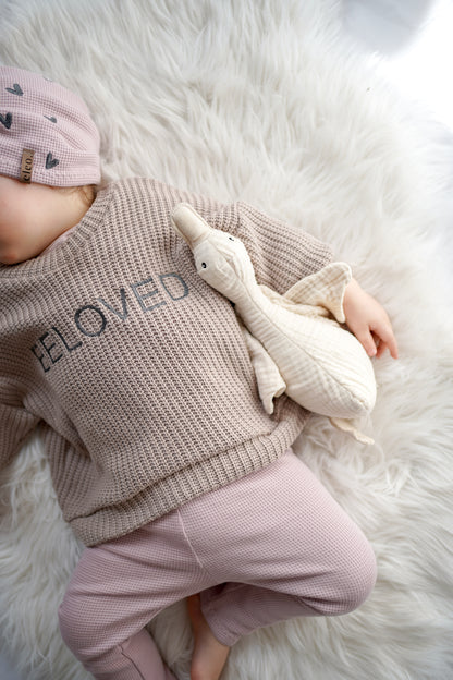 BELOVED Set Big - Grobstrick Oversized Pullover, Leggings aus Waffle-Knit & Turbanmütze mit Herzstickerei